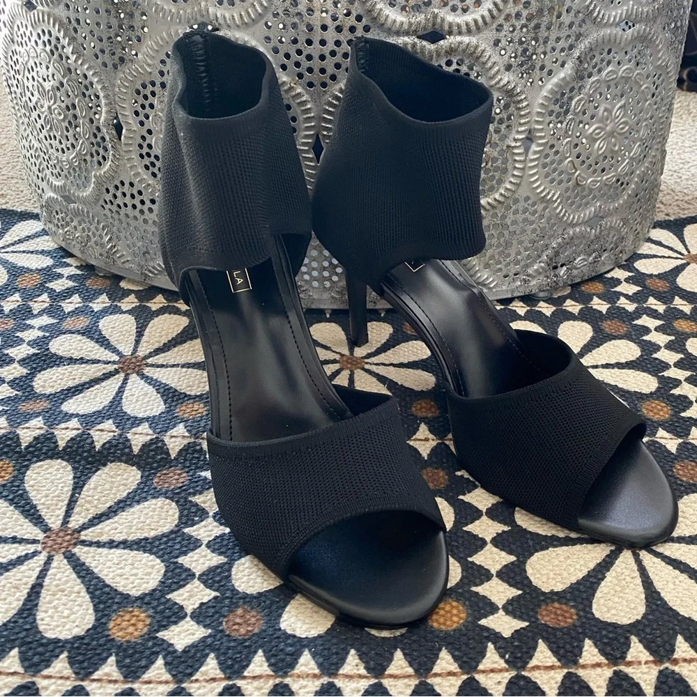 Elegant Black Women's Heels - Picture 5 of 14
